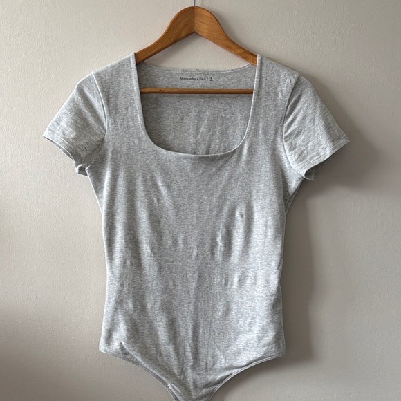 Abercrombie & Fitch Tops - Abercrombie & Fitch Gray Short Sleeve Bodysuit